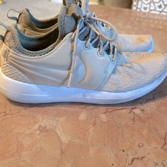 Nike Shoes - Beige Nike 💕